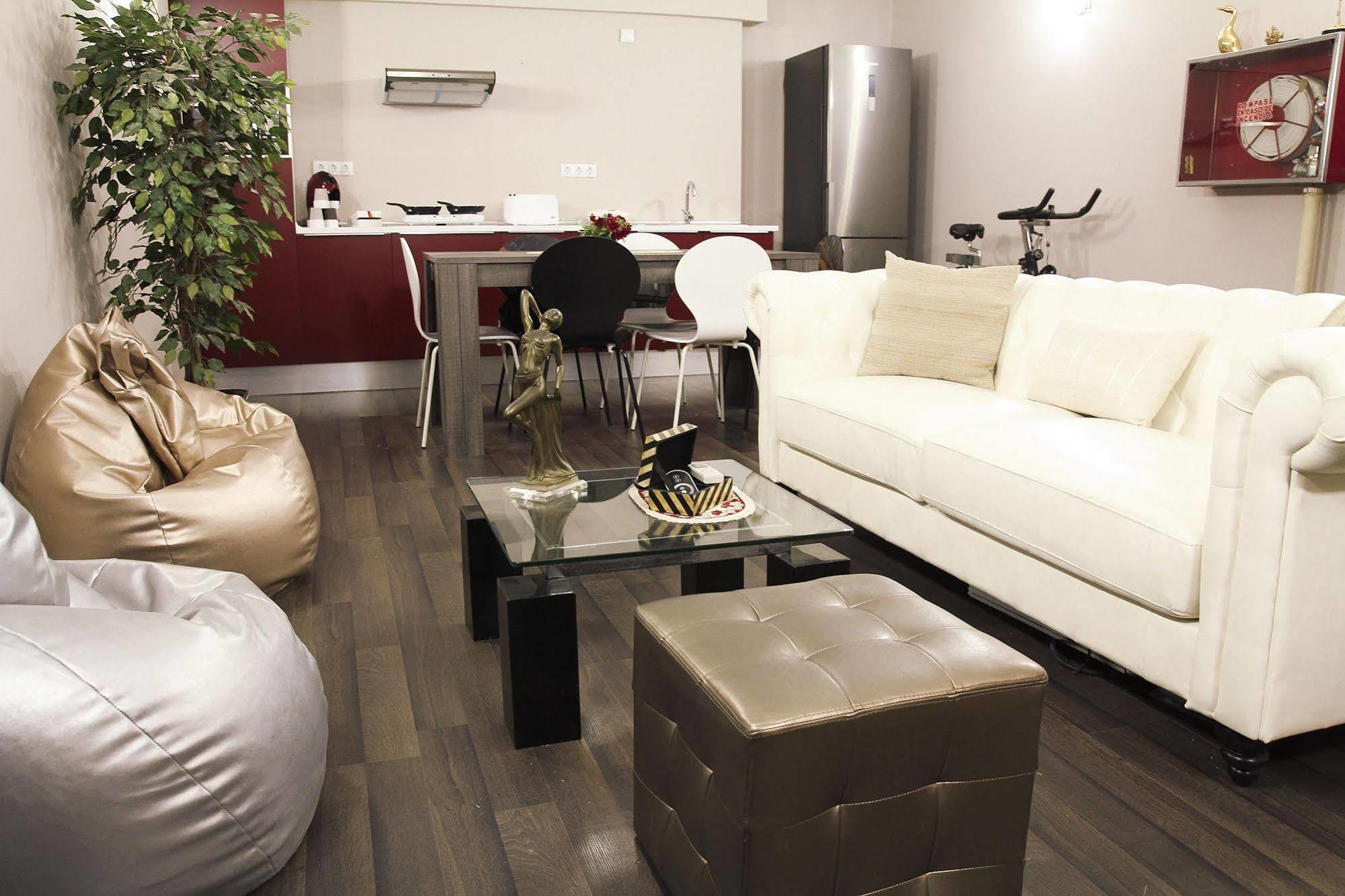 Hostel Barcelona & You Hostel Sagrada Familia